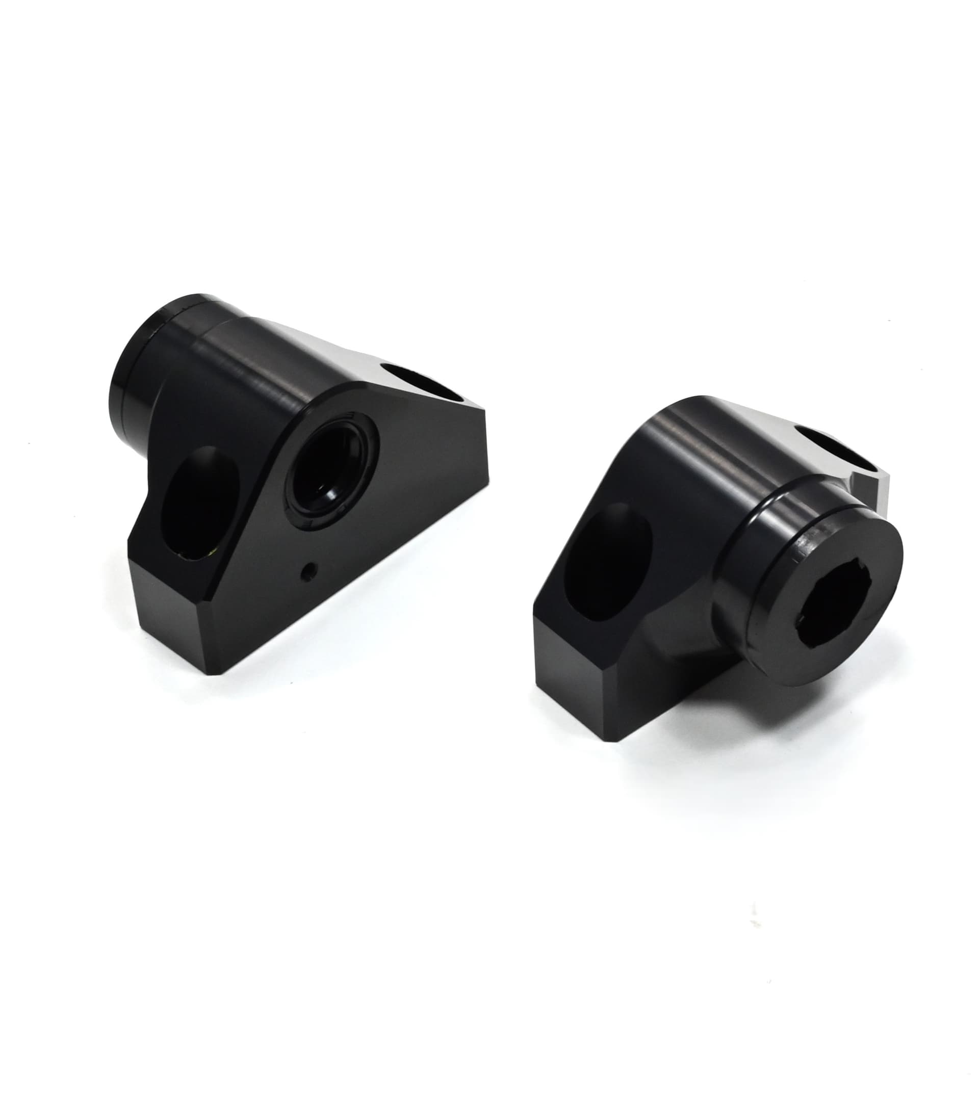 BILLET SWAY BAR MOUNTS W/ BUSHINGS AND SEAL FOR 14-26 RAM 2500 / 13-26 RAM 3500 4WD